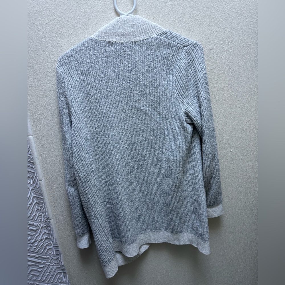 Sweater - Picture 4 of 4